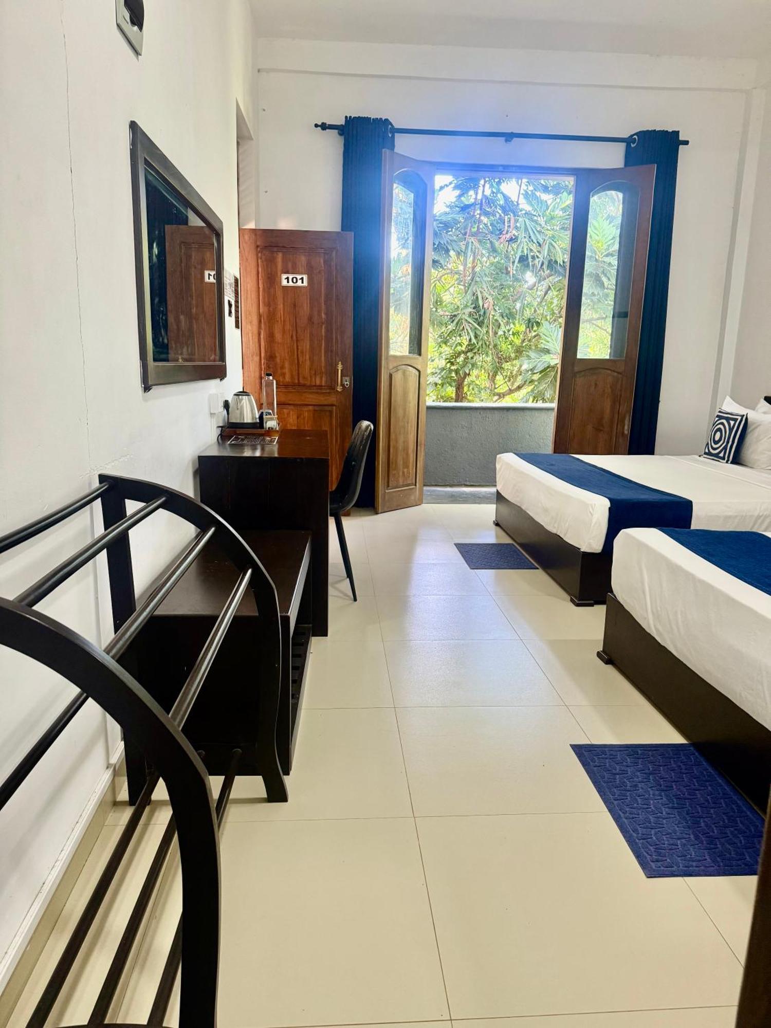 אנוראדפורה Divine Villa מראה חיצוני תמונה